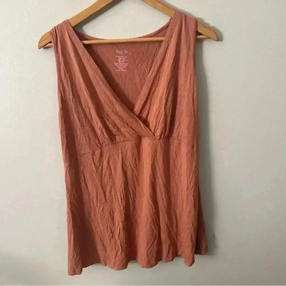 NWOT Everly Grey Nursing Top L - Picture 3 of 5